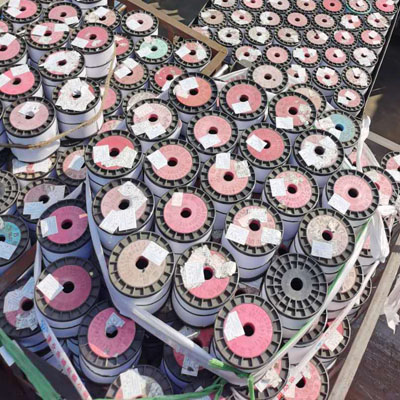 亞光(guang)彈性(xing)體電(dian)纜